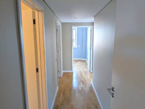 T3 Remodelado com varanda na foz/ vista mar