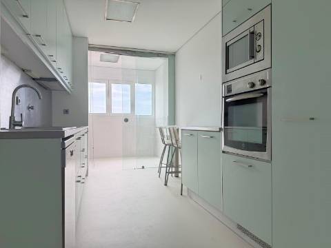 T3 Remodelado com varanda na foz/ vista mar