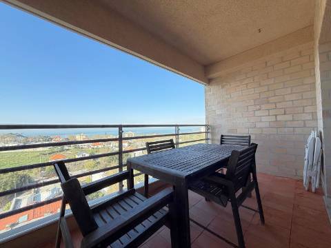 T3 Remodelado com varanda na foz/ vista mar