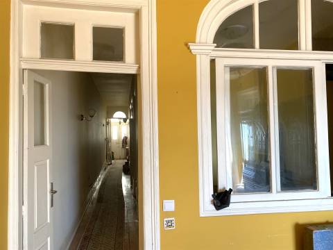 Prédio com PIP aprovado | Primeira linha de mar – Foz do Douro