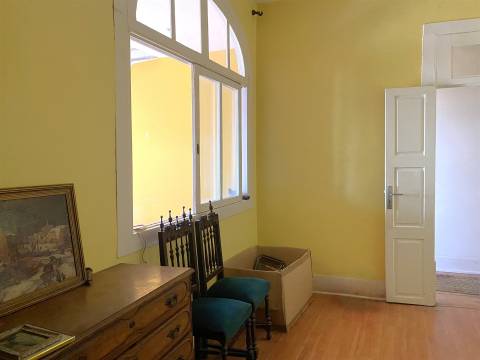 Prédio com PIP aprovado | Primeira linha de mar – Foz do Douro