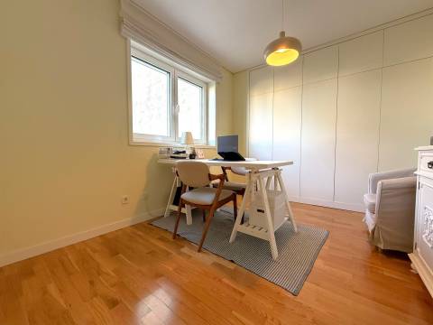 T4+1 c/ vista mar | Logradouro | Varanda nos Pinhais da Foz | Garagem e portaria 24