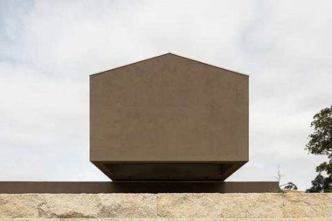 Moradia de Autor com Piscina | Praia da Madalena