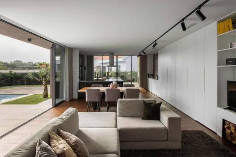 Moradia de Autor com Piscina | Praia da Madalena