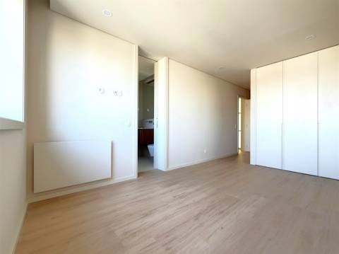 T3 totalmente renovado com garagem | Pinhais da Foz