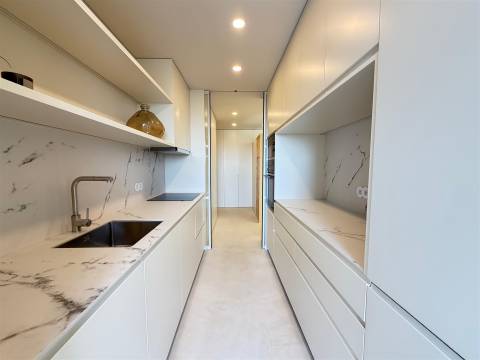 T3 totalmente renovado com garagem | Pinhais da Foz