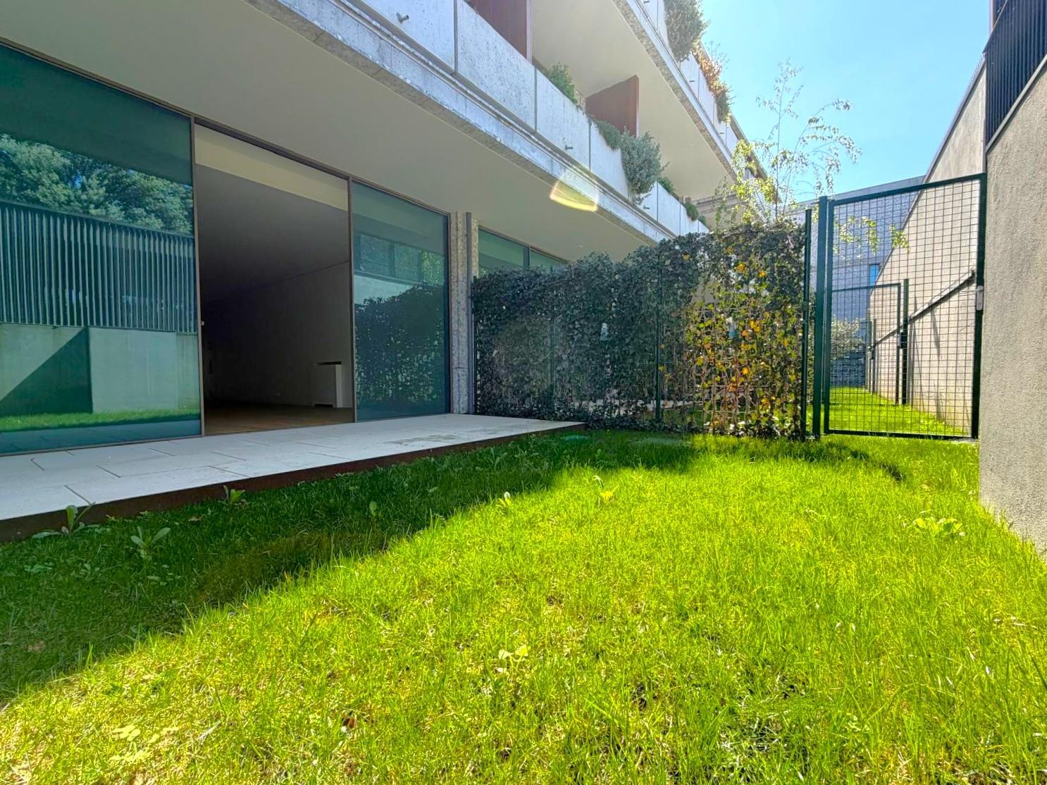 T3 de luxo c/ jardim em Nevogilde no empreendimento Greenstone p/ arrendamento