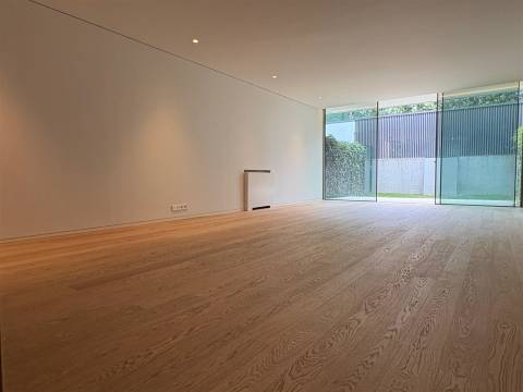 T3 de luxo c/ jardim em Nevogilde no empreendimento Greenstone p/ arrendamento