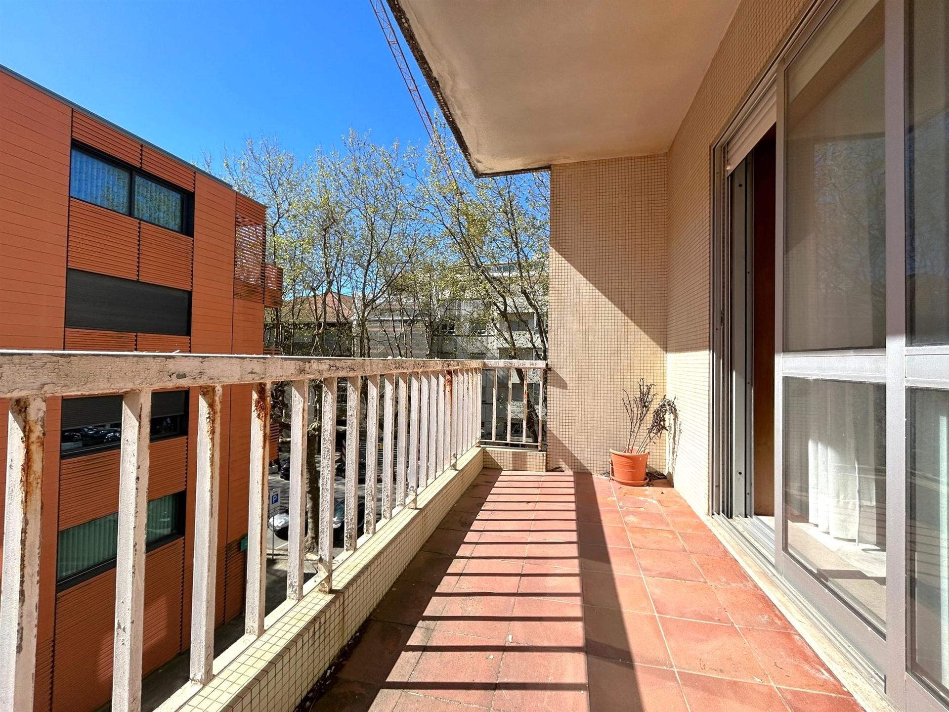 T4 para arrendamento | Varanda e Garagem | Foz do Douro