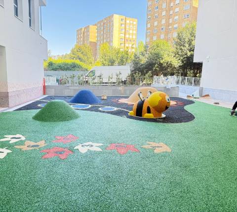 T1 c/ Varanda Sul/Poente, Garagem e Arrumo em Ramalde