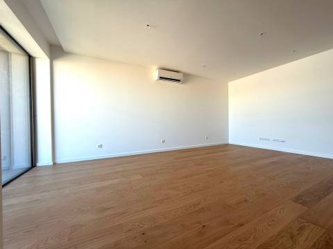 Apartamento T2 com varanda | Matosinhos Sul