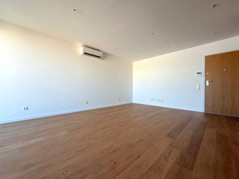 Apartamento T2 com varanda | Matosinhos Sul