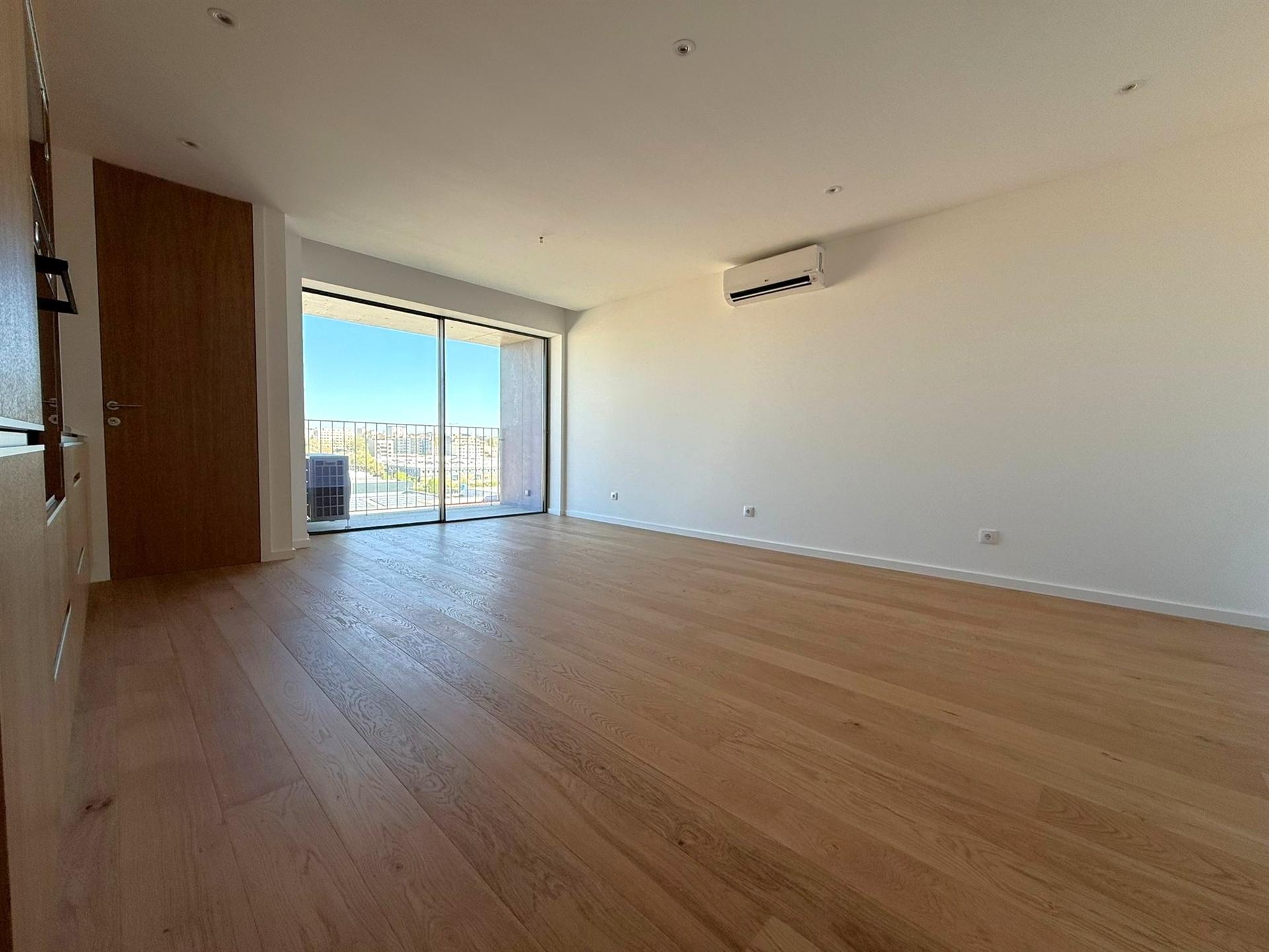 Apartamento T2 com varanda | Matosinhos Sul