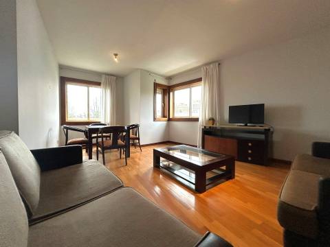 T1 Equipado e Mobilado com Garagem nos Pinhais da Foz