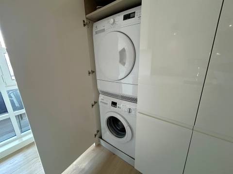 Apartamento T2 renovado com varanda e garagem | Mota Galiza