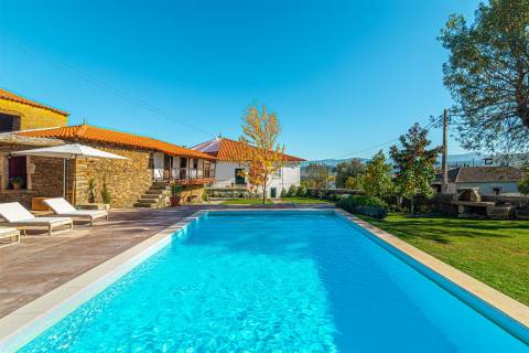 Moradia T5 c/ piscina no norte de Portugal