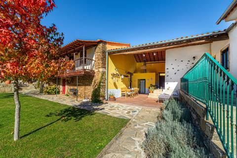 Moradia T5 c/ piscina no norte de Portugal