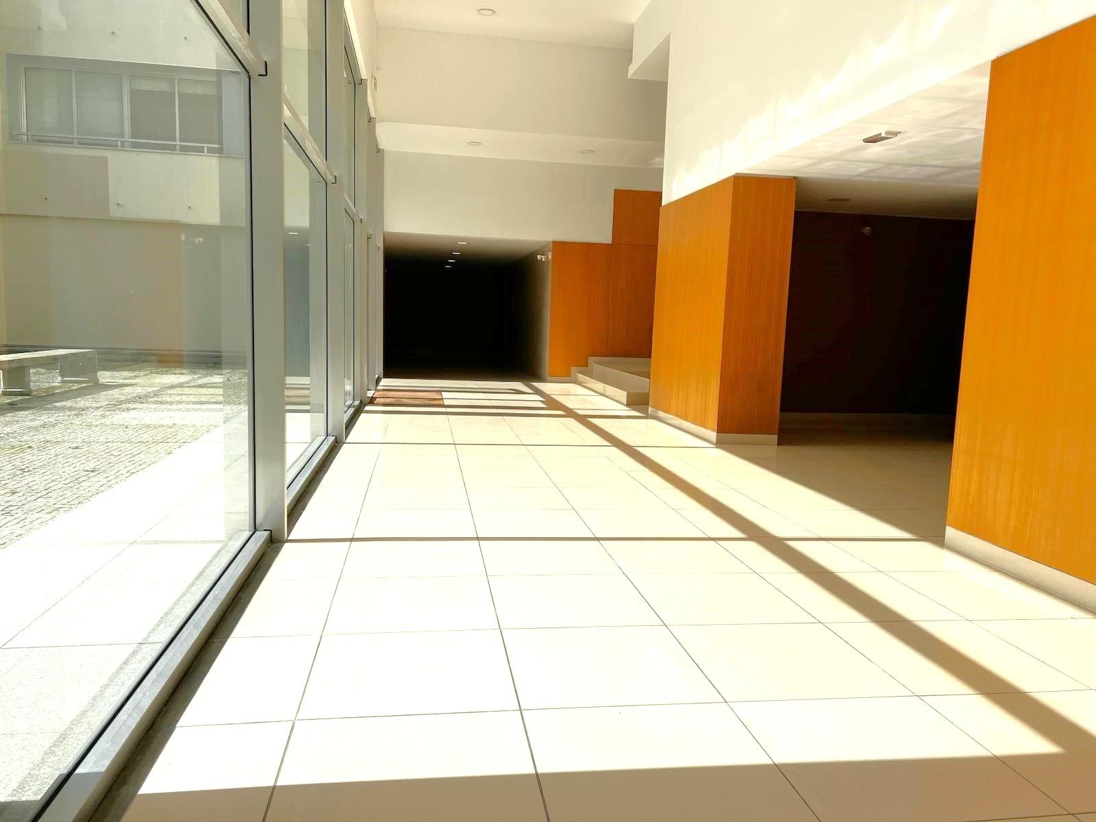 T2 na 2ª linha de mar em Matosinhos Sul para arrendar mobilado