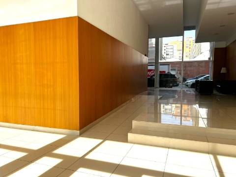 T2 na 2ª linha de mar em Matosinhos Sul para arrendar mobilado