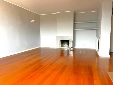 T2 na 2ª linha de mar em Matosinhos Sul para arrendar mobilado