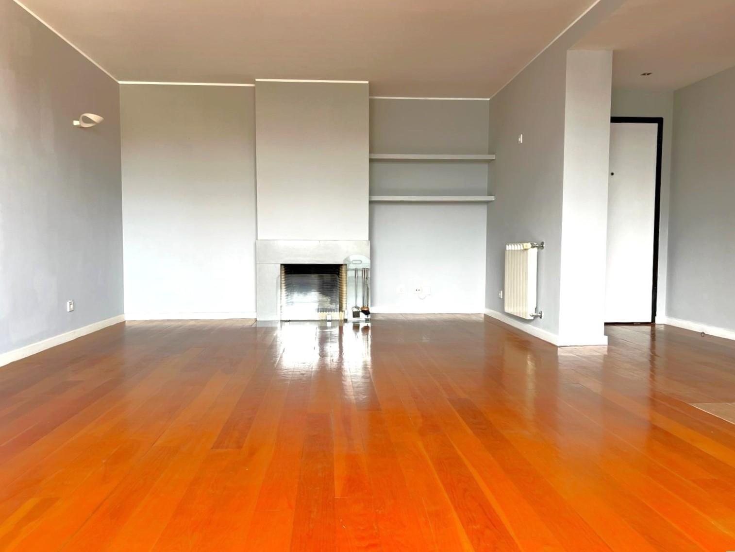 T2 na 2ª linha de mar em Matosinhos Sul para arrendar mobilado