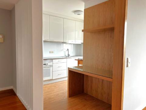 T2 na 2ª linha de mar em Matosinhos Sul para arrendar mobilado