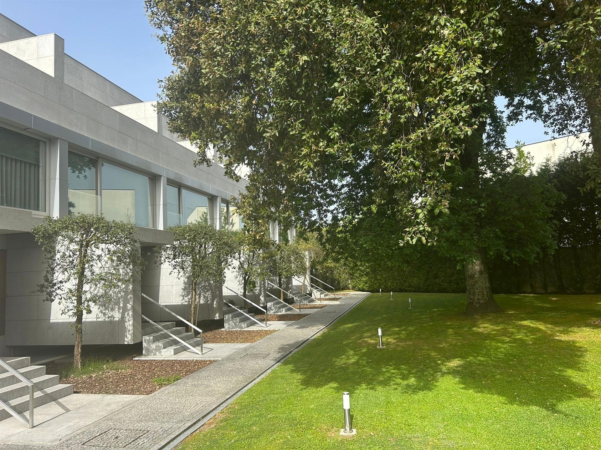 Moradia T4 em condomínio | Vilarinha