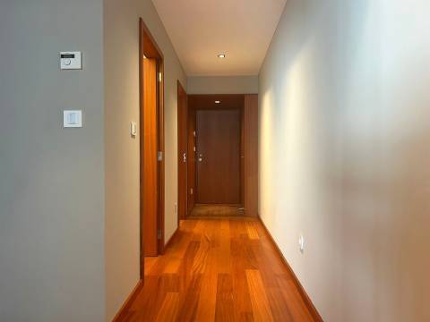 Moradia T4 em condomínio | Vilarinha