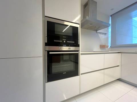 Moradia T4 em condomínio | Vilarinha