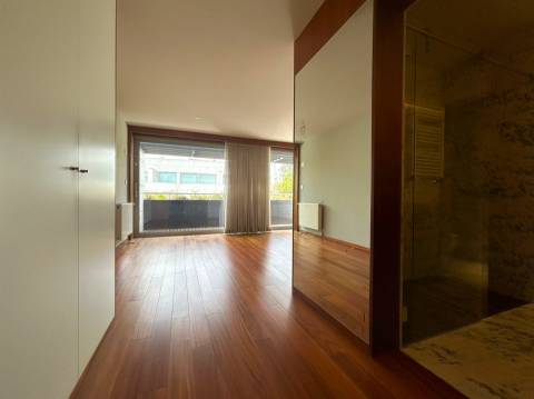 Moradia T4 em condomínio | Vilarinha