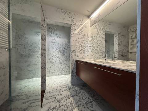 Moradia T4 em condomínio | Vilarinha