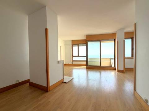 T4 c/ Vista Mar | Varanda | Foz do Douro