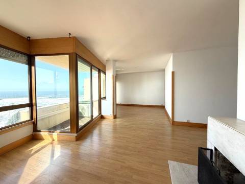 T4 c/ Vista Mar | Varanda | Foz do Douro