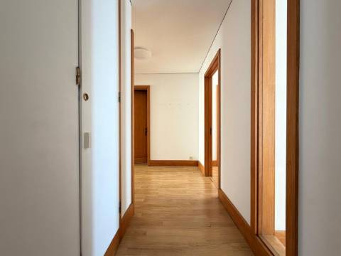 T4 c/ Vista Mar | Varanda | Foz do Douro