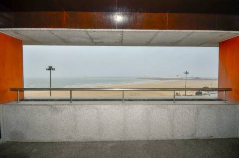 T3 | 1ª linha de mar, para arrendamento, em Matosinhos Sul | Em frente ao mar