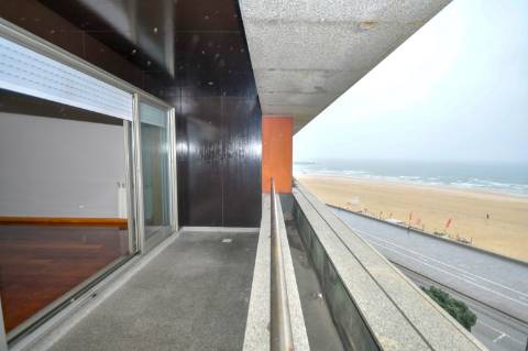 T3 | 1ª linha de mar, para arrendamento, em Matosinhos Sul | Em frente ao mar