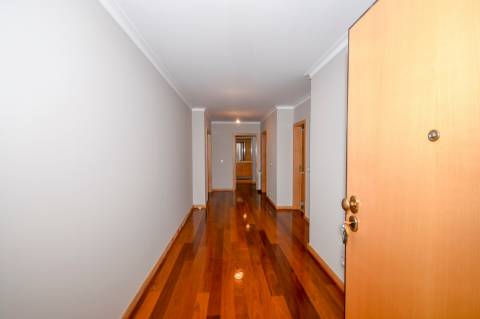 T3 | 1ª linha de mar, para arrendamento, em Matosinhos Sul | Em frente ao mar