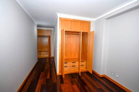 T3 | 1ª linha de mar, para arrendamento, em Matosinhos Sul | Em frente ao mar