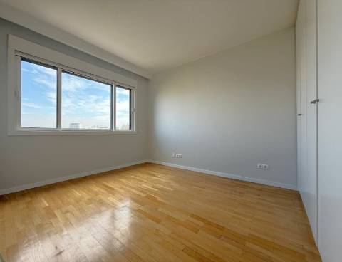 T3 Remodelado com varanda na foz/ vista mar