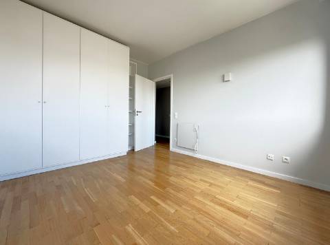 T3 Remodelado com varanda na foz/ vista mar