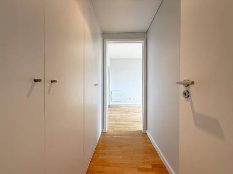 T3 Remodelado com varanda na foz/ vista mar