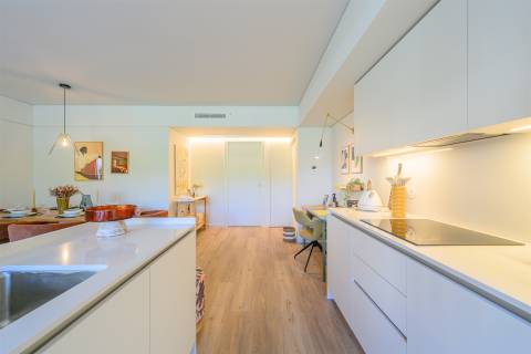 T2 NOVO no 8.º Andar c/ Varanda Sul/Poente, Garagem e Arrumo em Ramalde