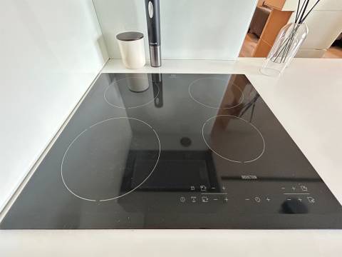 Apartamento T2 renovado com varanda e garagem | Mota Galiza