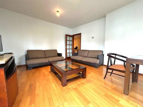 T1 Equipado e Mobilado com Garagem nos Pinhais da Foz