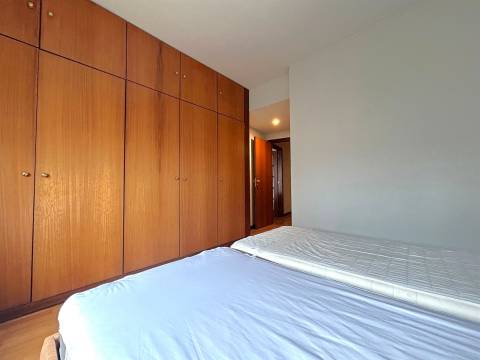 T1 Equipado e Mobilado com Garagem nos Pinhais da Foz