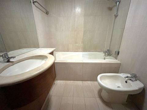 T1 Equipado e Mobilado com Garagem nos Pinhais da Foz