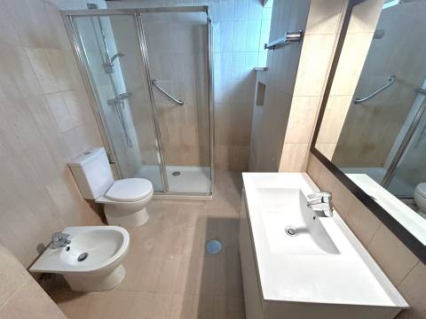 T4 para arrendamento | Varanda e Garagem | Foz do Douro