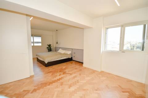 Apartamento T4 de Luxo com 3 frentes no Porto