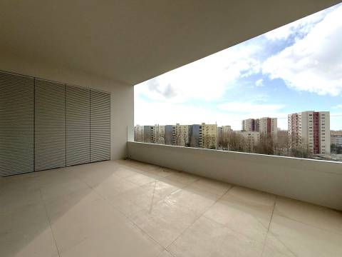 T2 NOVO no 8.º Andar c/ Varanda Sul/Poente, Garagem e Arrumo em Ramalde