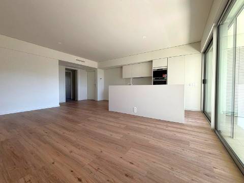 T2 NOVO no 6.º Andar c/ Varanda Sul/Poente, Garagem e Arrumo em Ramalde